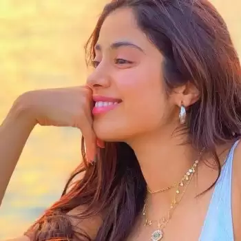 Janhvi Kapoor shares these new stunning vacation pictures.