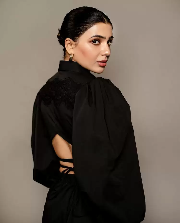 Samantha Ruth Prabhu Sets Temperatures Soaring, See Pictures!!