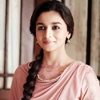 Alia Bhatt to resume SS Rajamouli’s RRR in November