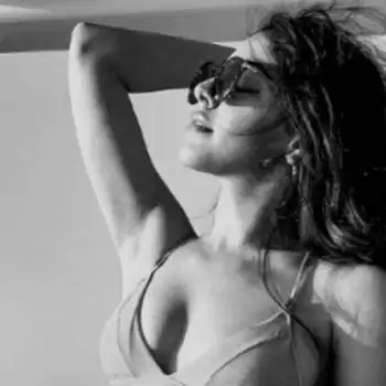 Alaya F look gorgeous in monochrome pics