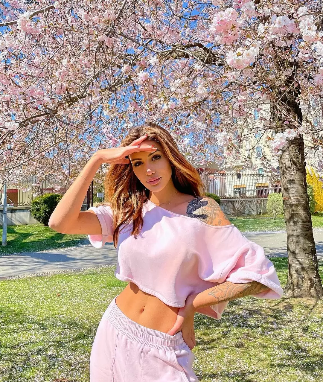 Tennis player Bernard Tomic’s GF Vanessa Sierra is making heads turn with her unseen captivating picture.