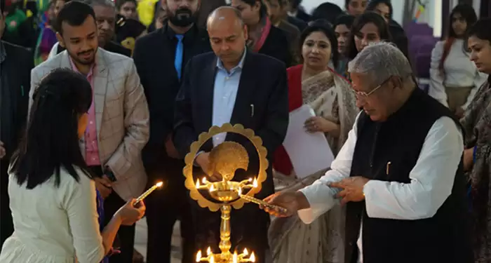 Honour ceremony organized for the promotion of Khadi by Vidya Institute of Fashion Technology.