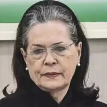 Sonia Gandhi greets people on Deepawali