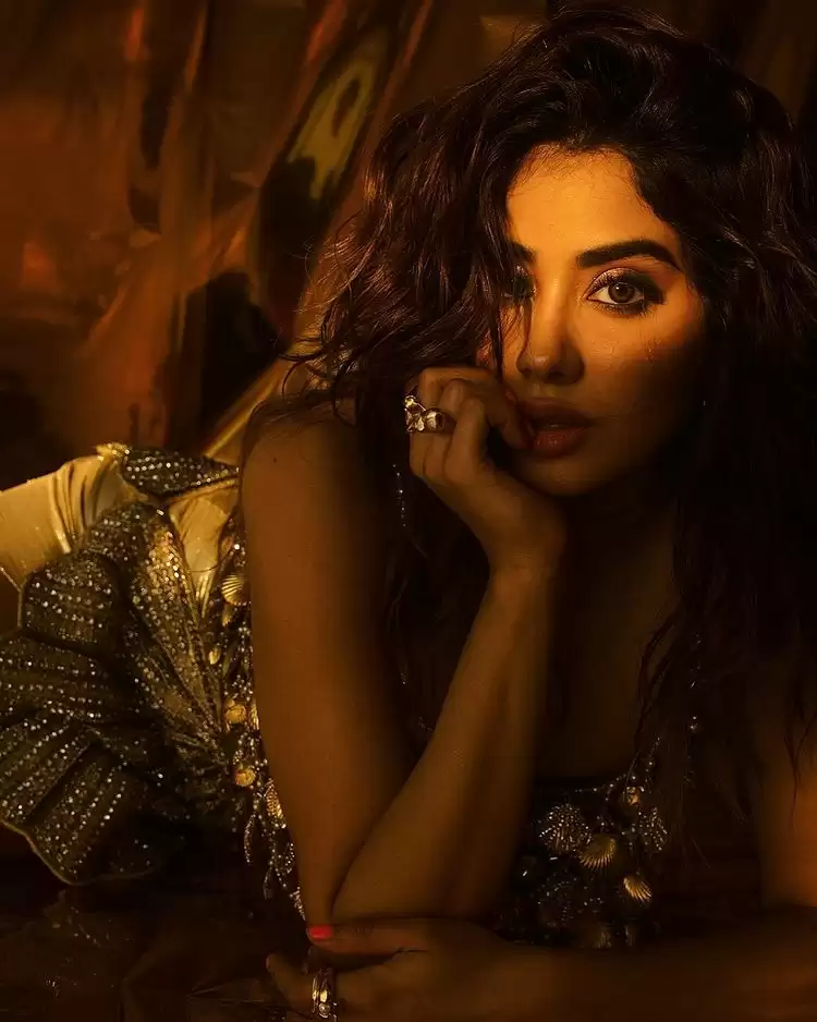 Janhvi Kapoor’s sexy pictures will leave you stunned!!