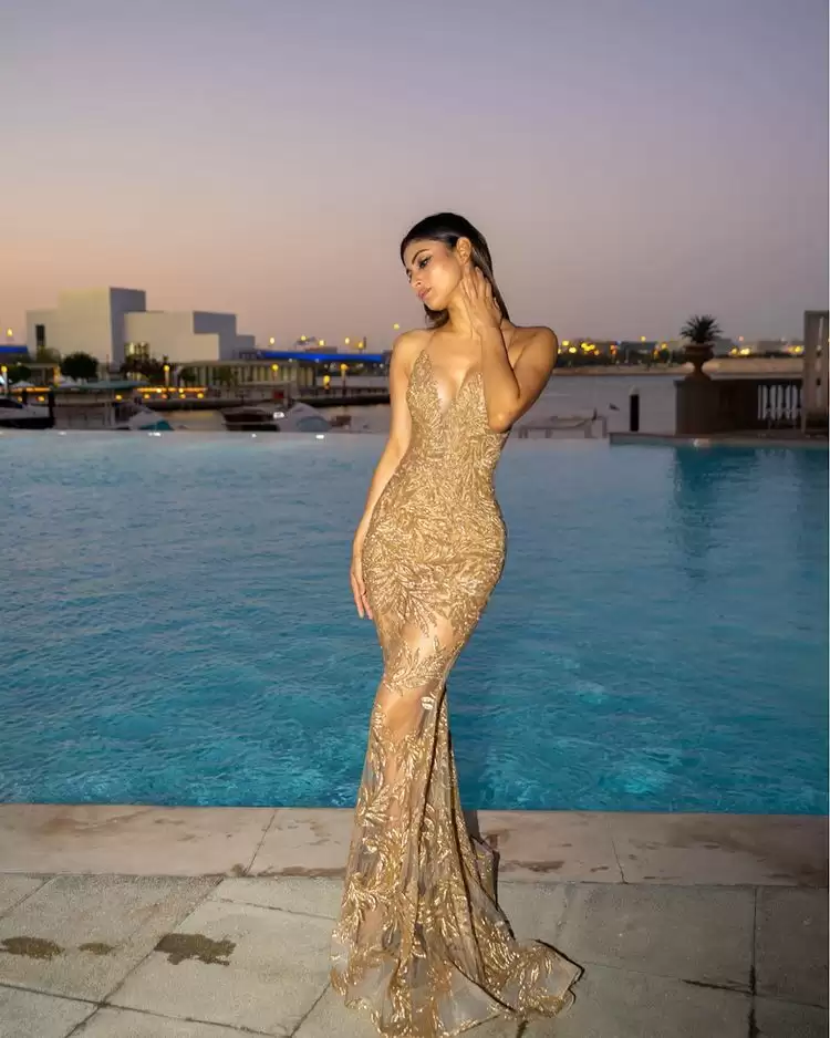 Mouni Roy Displays Svelte Figure, Check Out Her Sexy Pictures