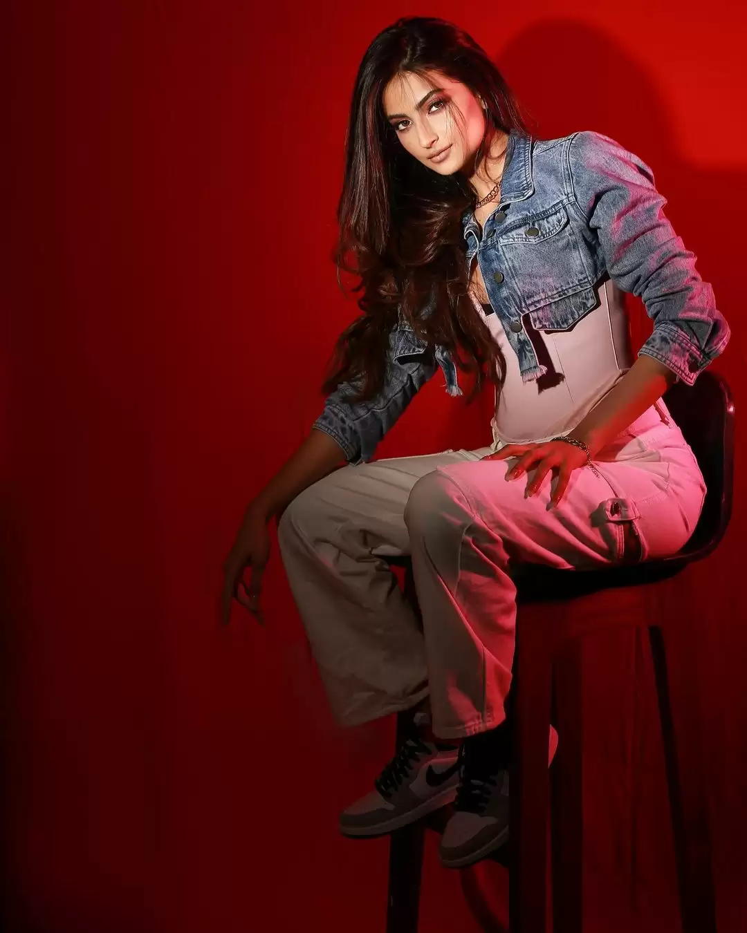 Palak Tiwari Displays Sultry Side In These Photos, See Her Smoking Hot Pictures