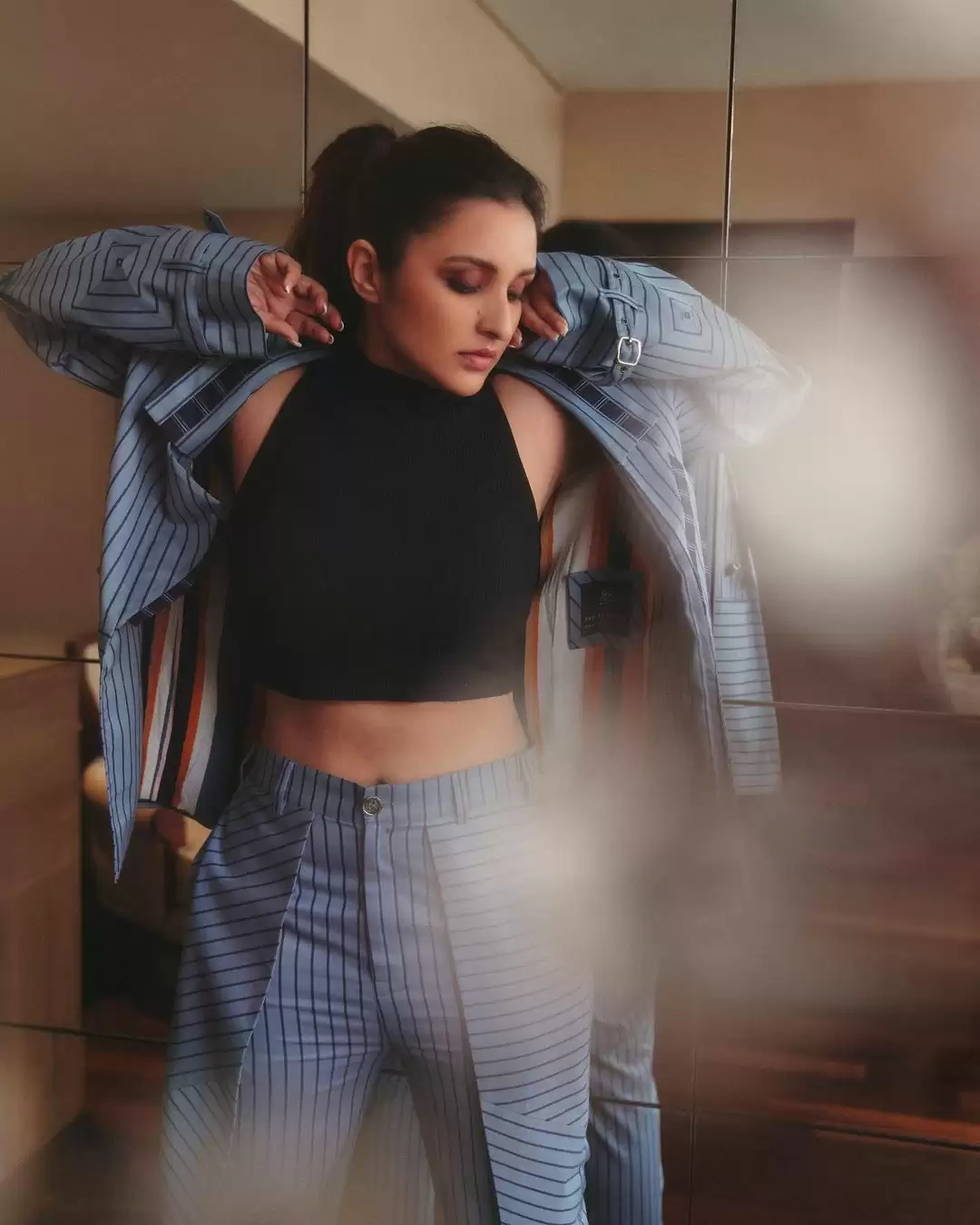 Parineeti Chopra Raises Temperature In Her Sexy Pictures