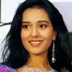 Amrita Rao listens to Bhagavad Gita from her husband