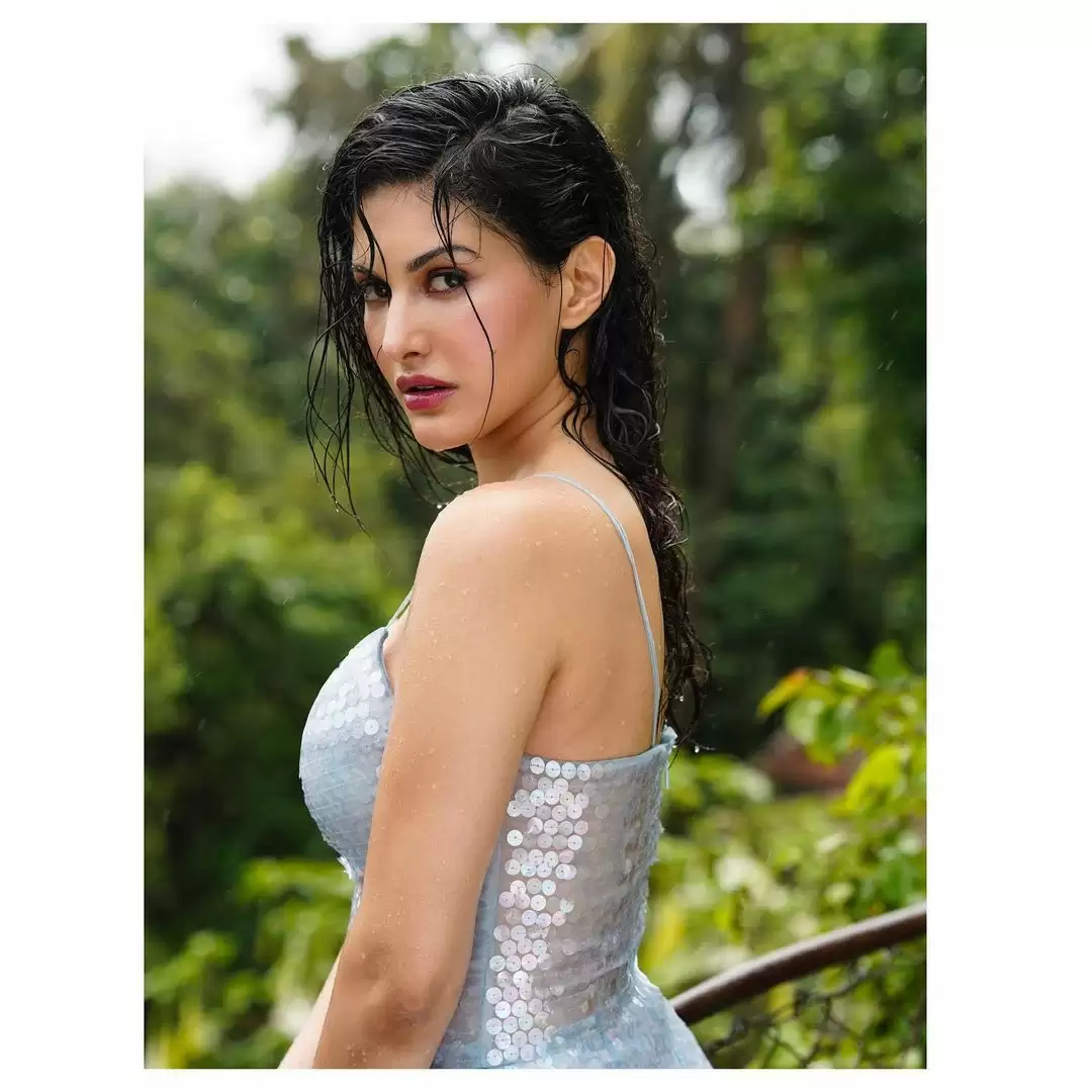 Amyra Dastur Sets Internet On Fire, See The Diva’s Sexy Pictures
