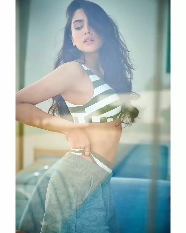 Sharvari Raises Temperature, Take A Look At Diva’s Ravishing Pictures