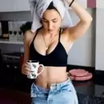 Fans Reacted Oh-So-Hot On The Sizzling Pictures of Elli Avram