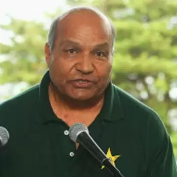 Pakistan lacks consistency, defeat to Zimbabwe shocking: Intikhab Alam