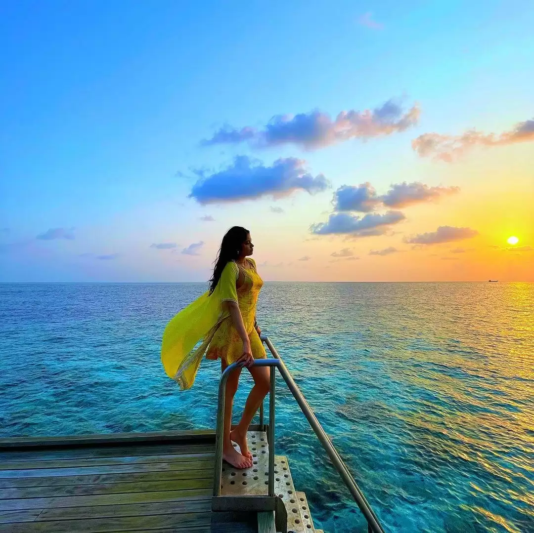 Janhvi Kapoor shares these new stunning vacation pictures.