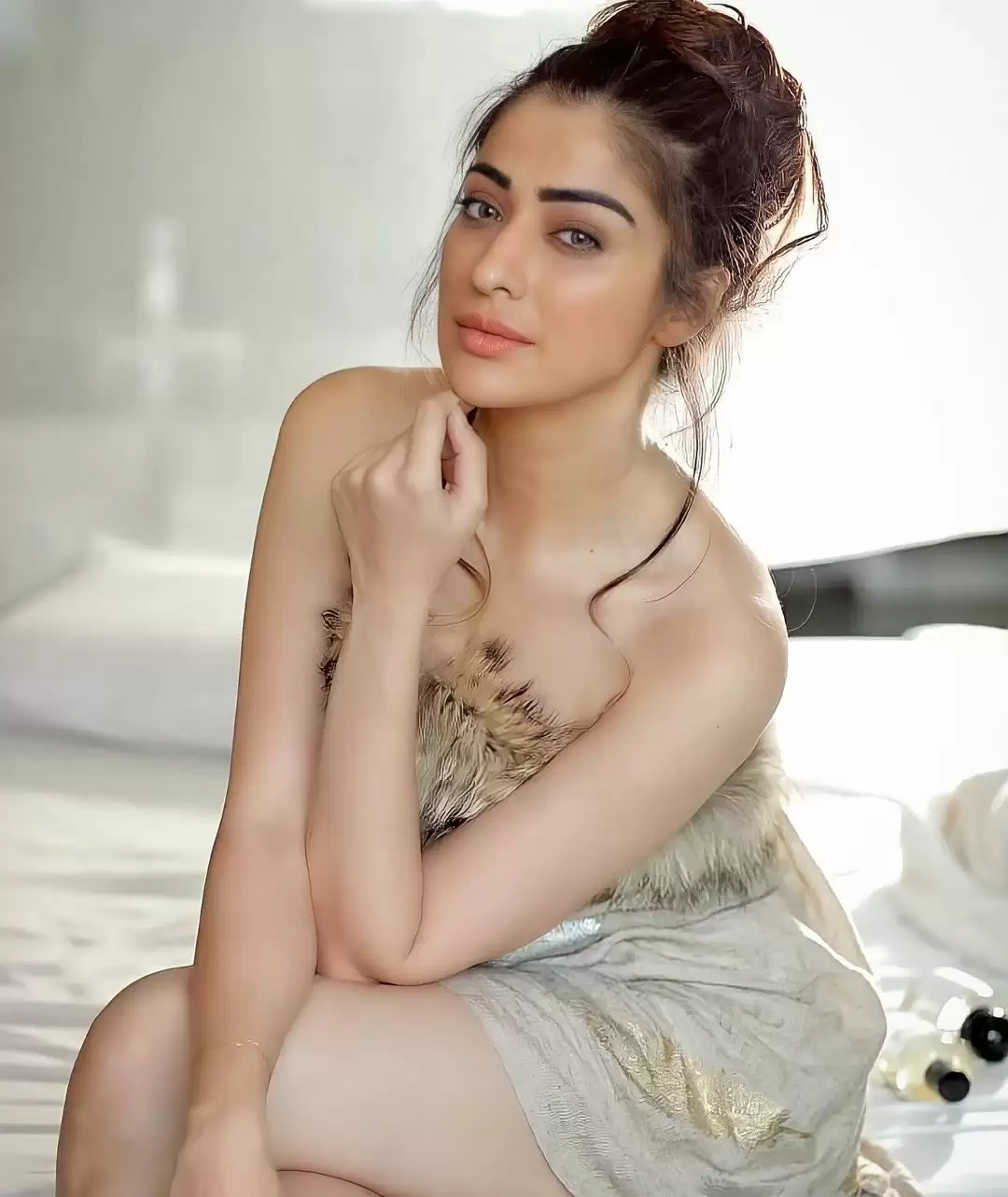 Glamorous pictures of South beauty Raai Laxmi