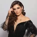 Raveena Tandon Raises Toast to 2021 with Family, Check out this!