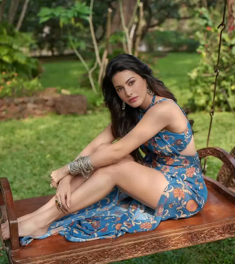 Breathtaking Pictures Of Amyra Dastur, See Here!!