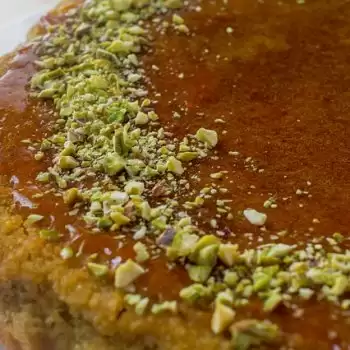 Try this caramelized almond vanilla cake recipe inside!