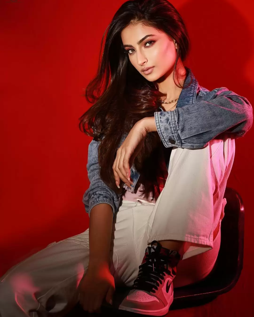 Palak Tiwari Displays Sultry Side In These Photos, See Her Smoking Hot Pictures