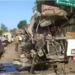 A collision between two buses in Lucknow, 6 passengers died