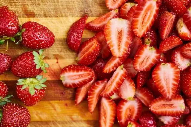 7 Winter Fruits that you should eat in Winter for your good health.