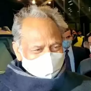 Ashok Gehlot tests positive for Covid