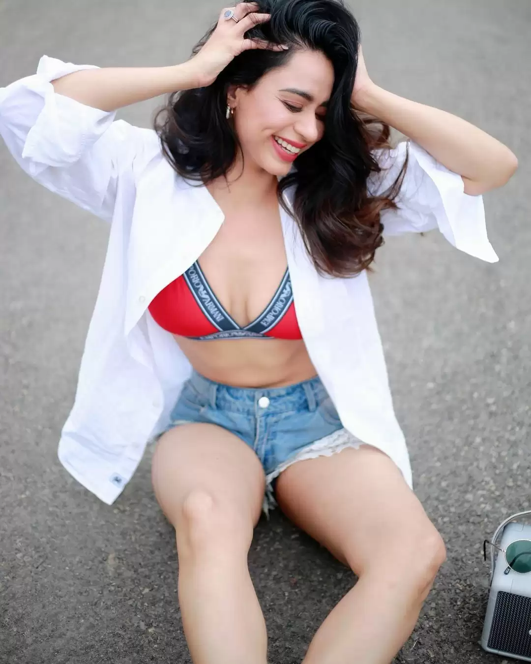 Glamorous pictures of Soundarya Sharma make heads turn