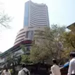 Safe-haven: Volatile equities, Omicron to support gold prices