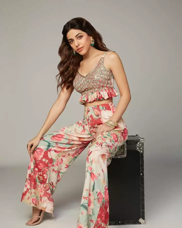 Alaya F Turns Up The Heat, Check Out Her Stunning Pictures!!