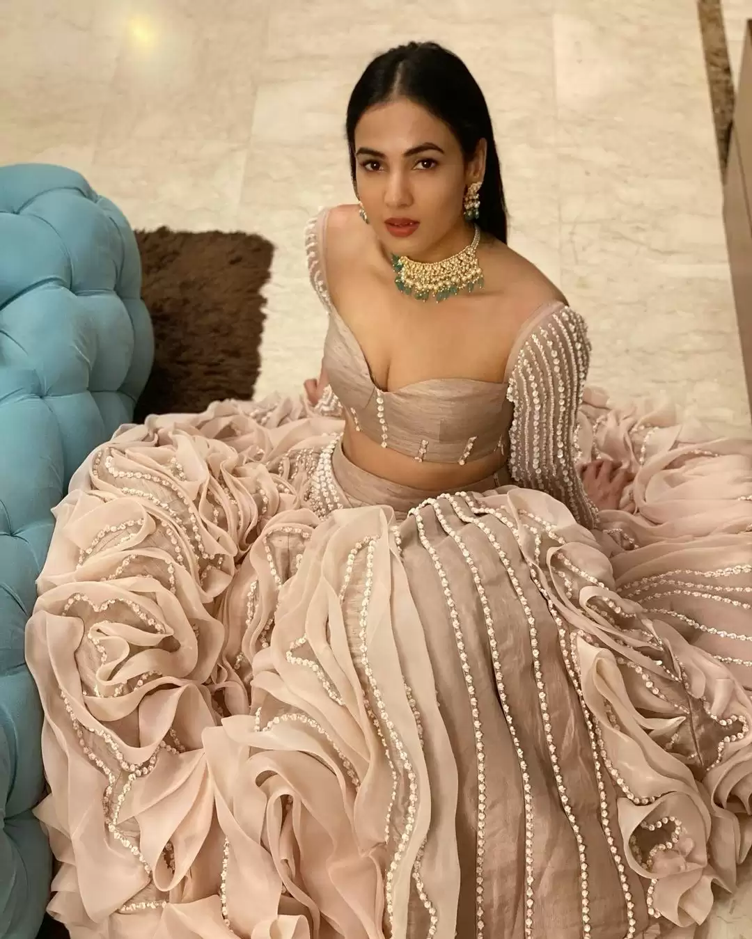 Sonal Chauhan Makes Heads Turn With Her Sexy Ethnic Wear