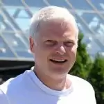 Hollywood producer Steve Bing dies by suicide