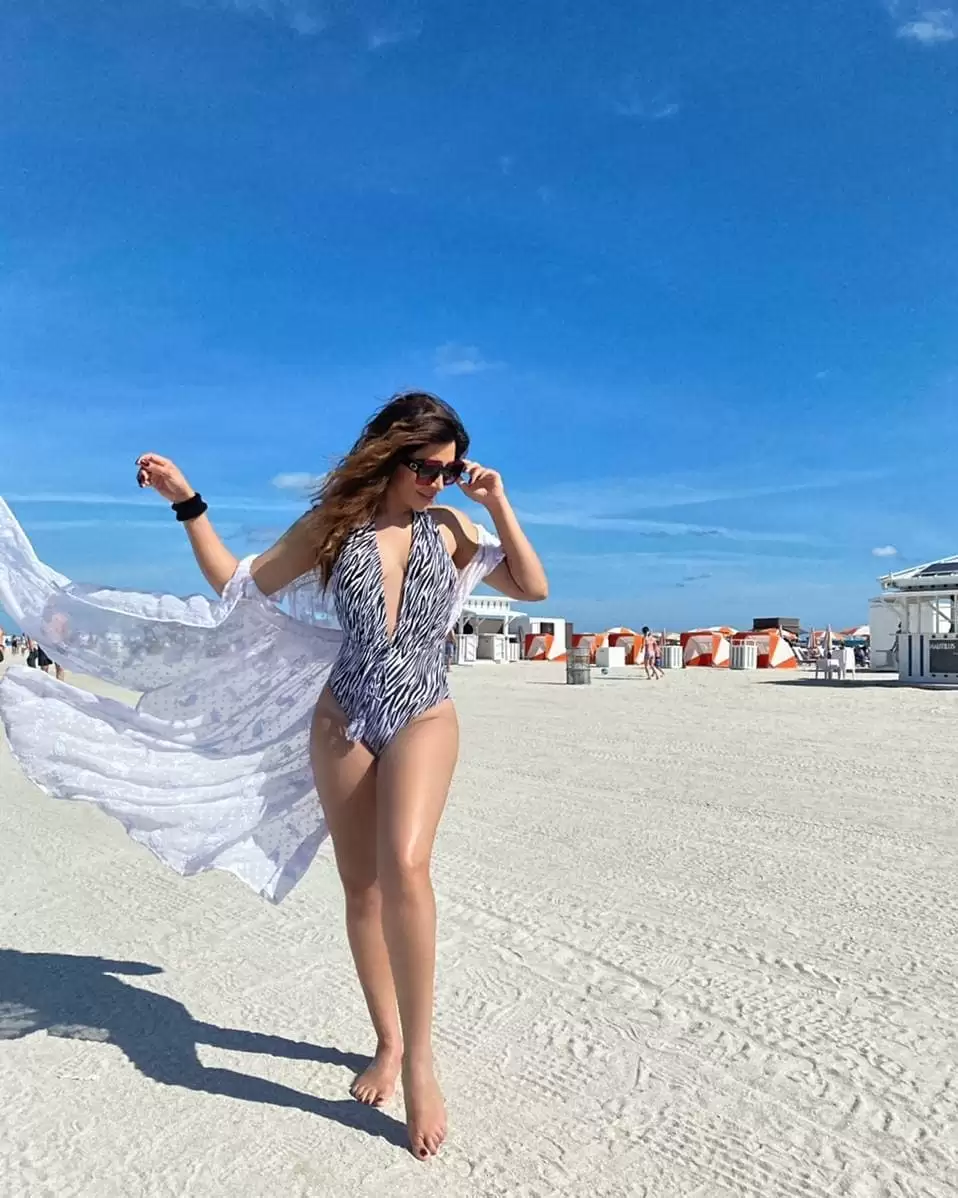 Instagram sensation Shama Sikander shakes up the internet with her new bewitching pictures.