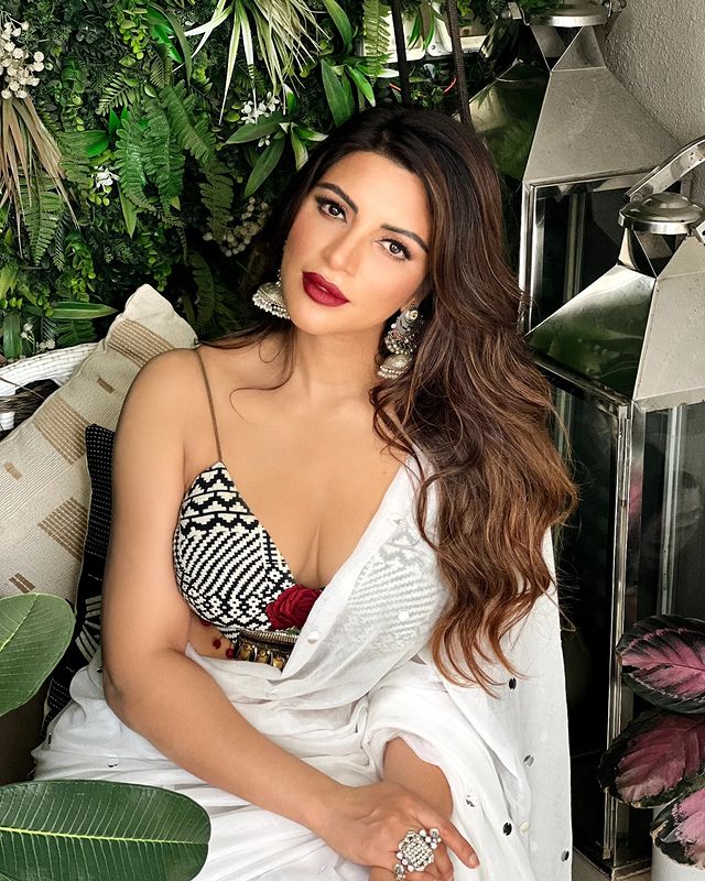  Shama Sikander