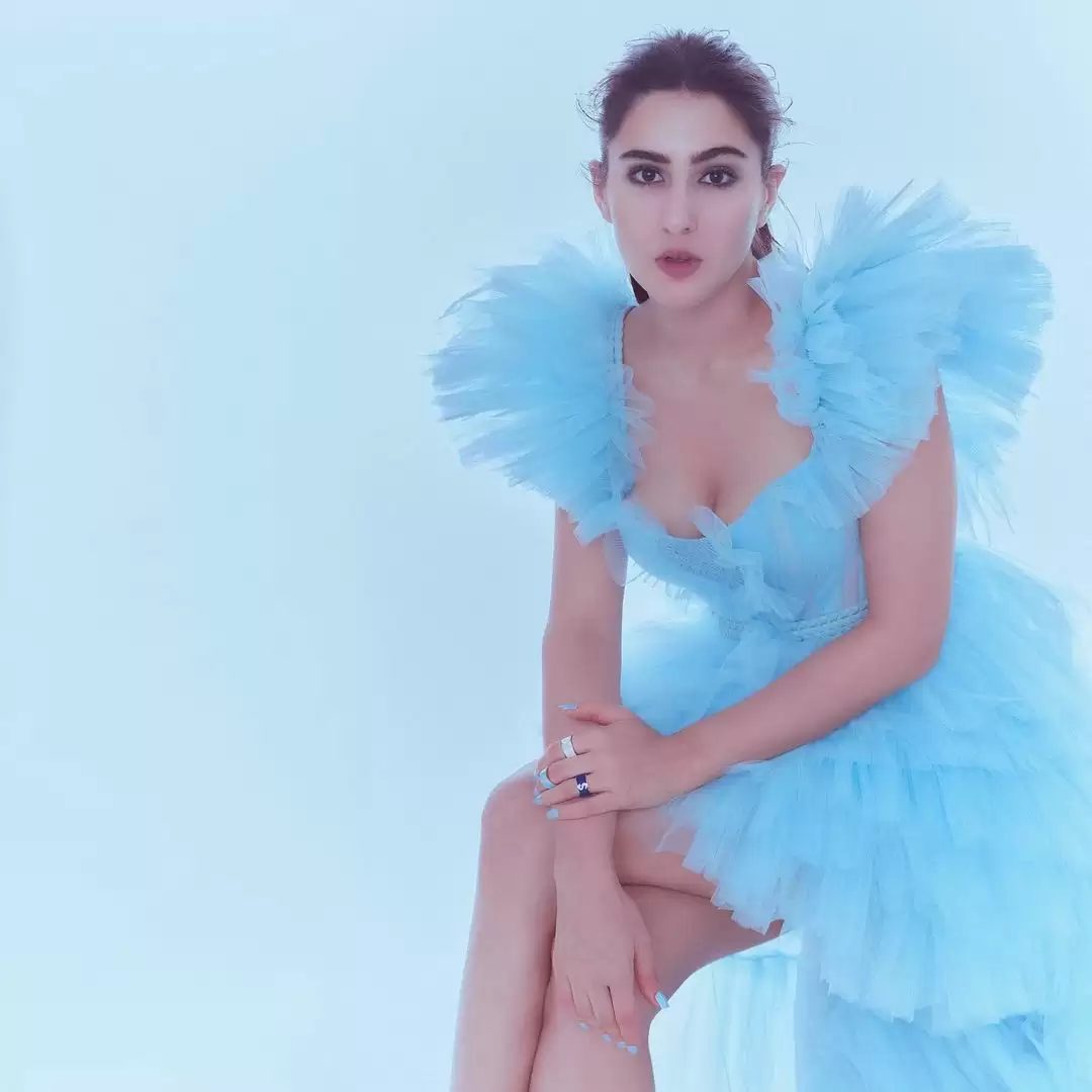 Sara Ali Khan teases fans with her glamorous pictures.