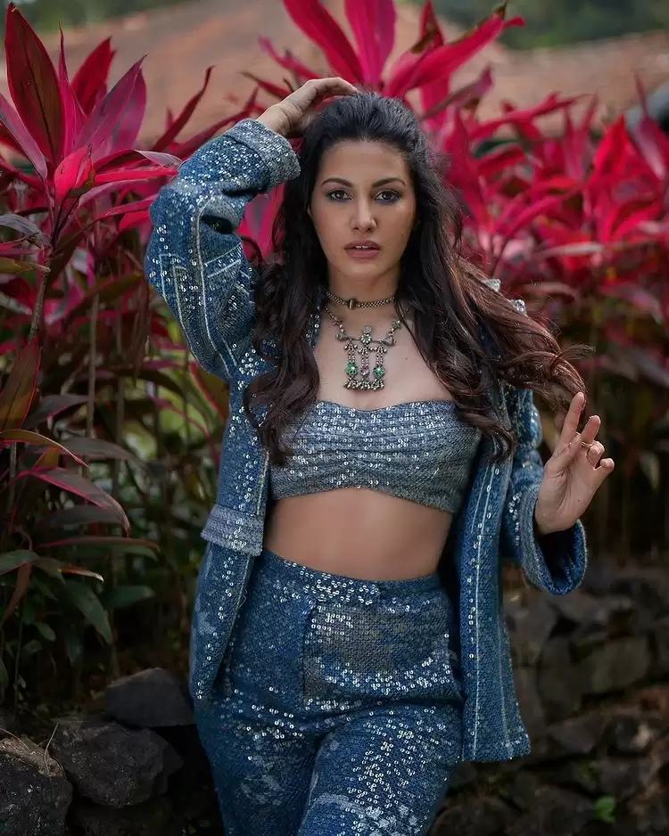 Breathtaking Pictures Of Amyra Dastur, See Here!!