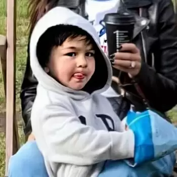 Taimur Ali Khan looks cute in his birthday song for friend