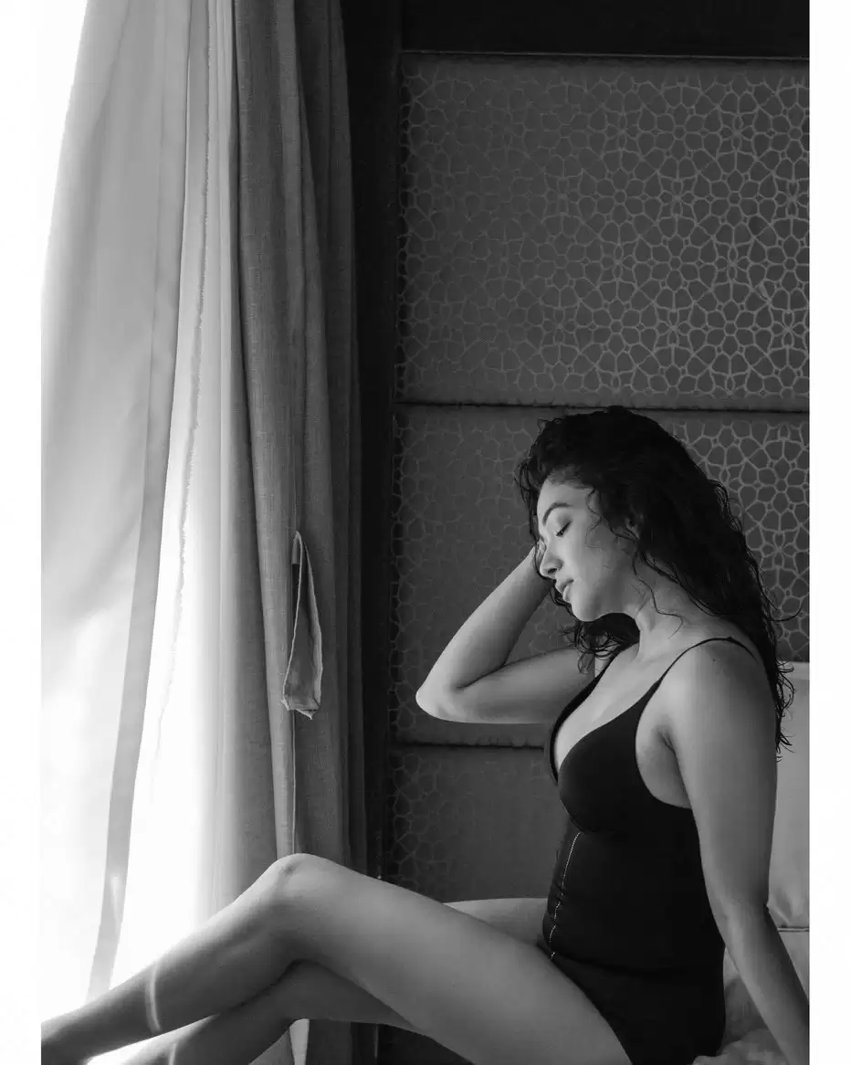 Ridhima Pandit Amps Up Style Quotient, See Her Hottest Pics