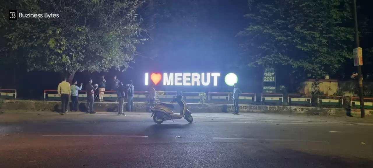 People Click Selfies and Show Love for the City With the “I Love Meerut” Sign