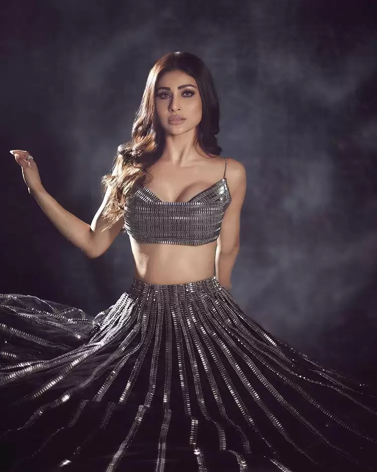 Mouni Roy 