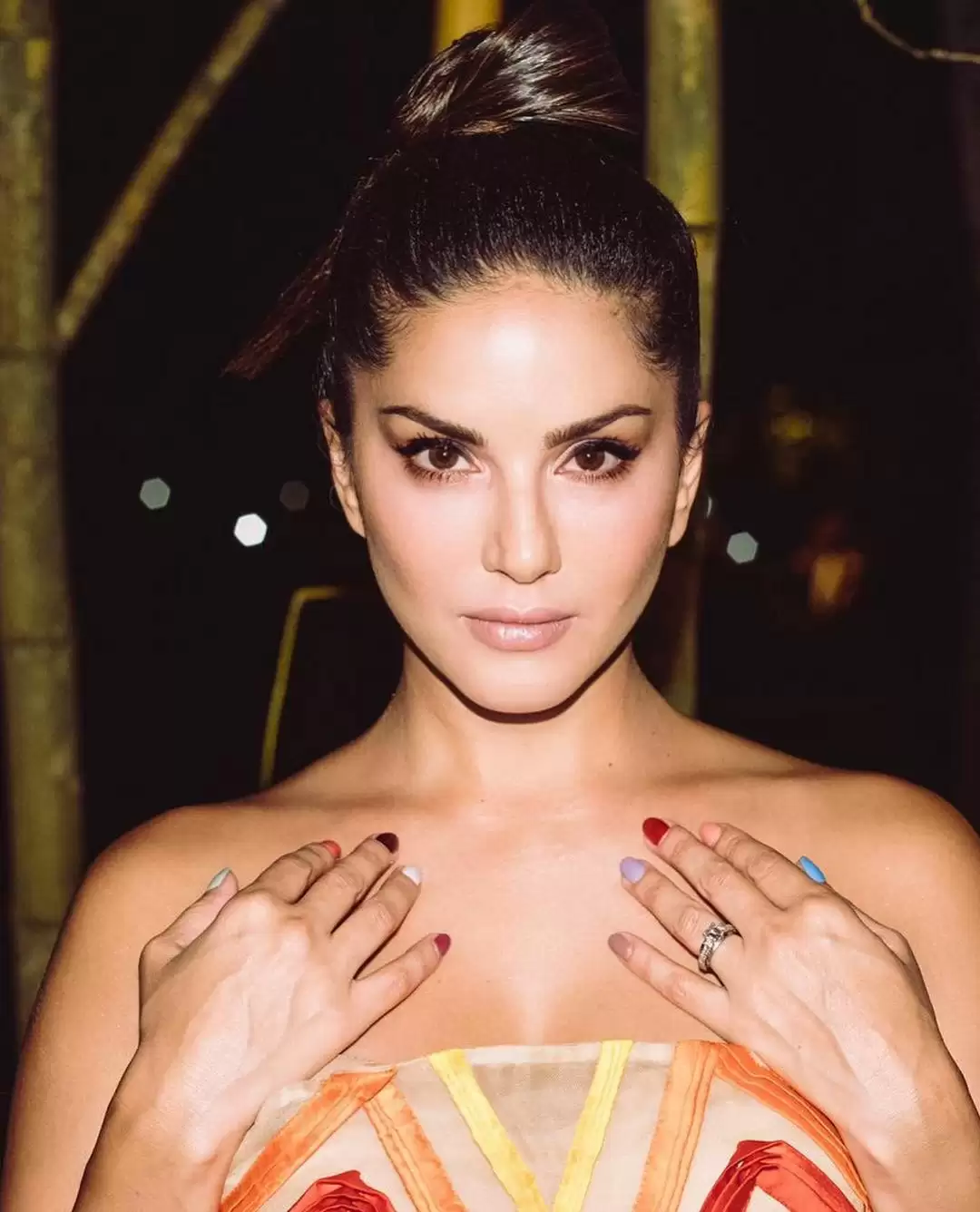 Sunny Leone takes the internet by storm with her pool pictures.