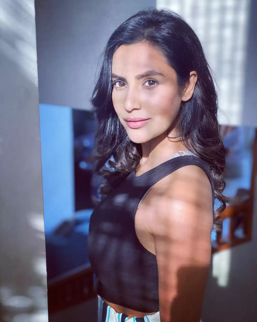 Priya Anand teases fans with her glamorous pictures.