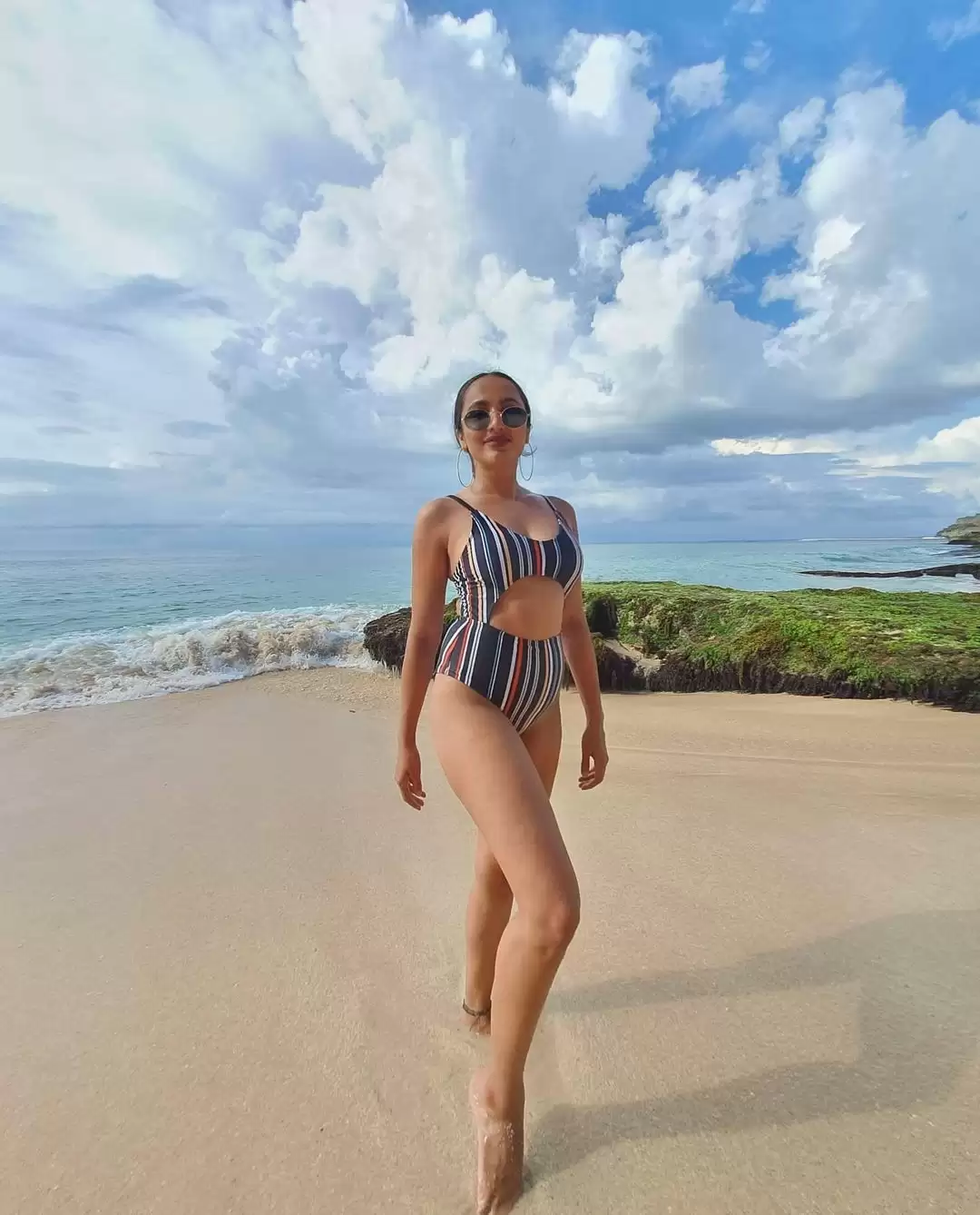 Telugu diva Tejaswi Madivada is turning up the heat with her new pictures