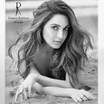 Kiara once again appeared in topless style