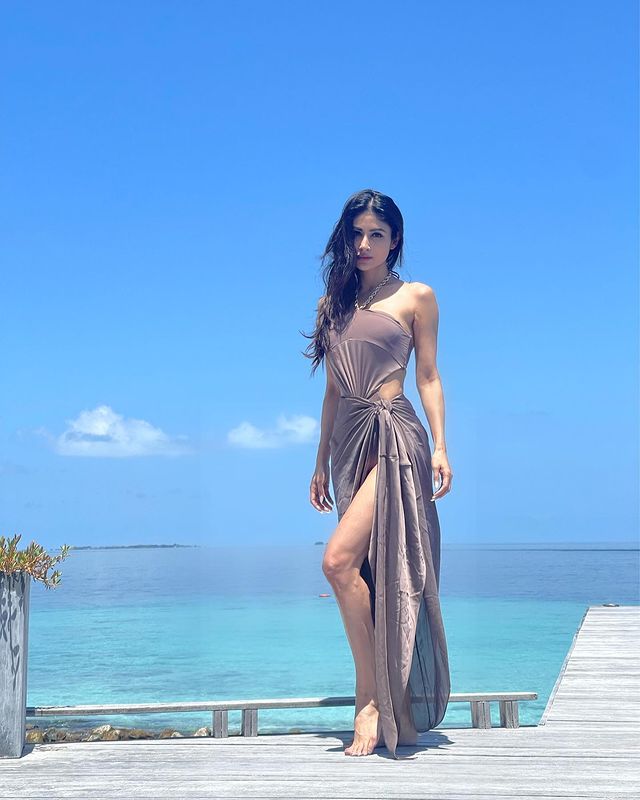 Mouni Roy 