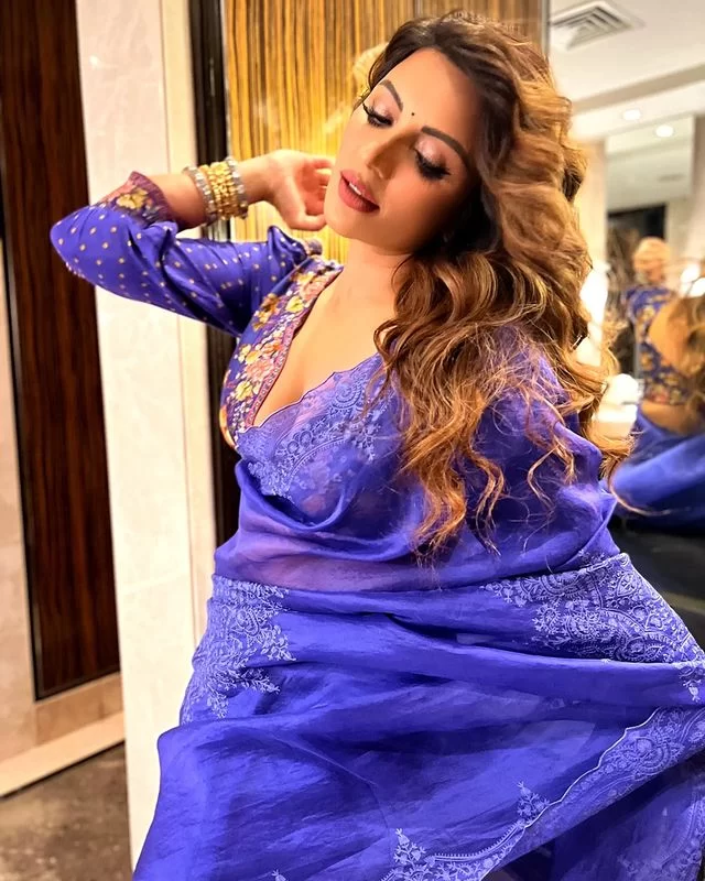 ShamaSikander1 Buziness Bytes Shama Sikander