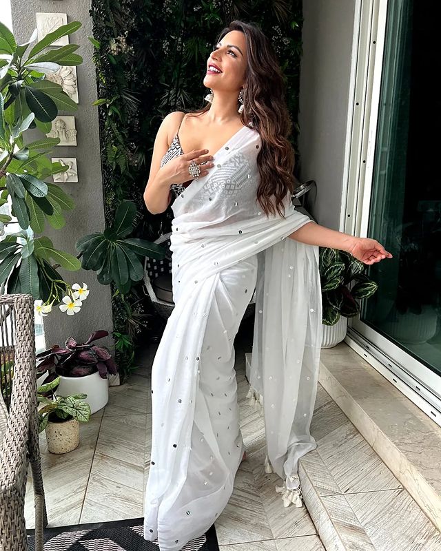 ShamaSikander6 Buziness Bytes Shama Sikander