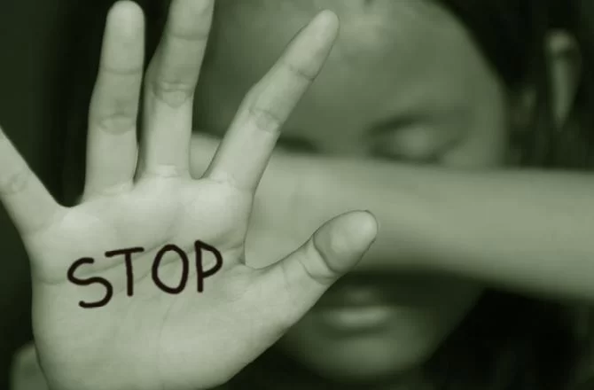 Teacher molests minor girl