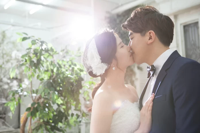 couple kissing each other