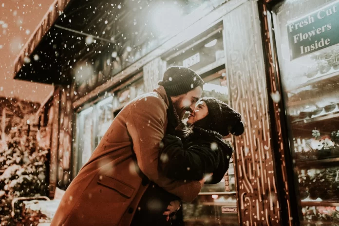 couple romancing