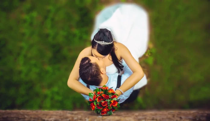 couple kissing each other