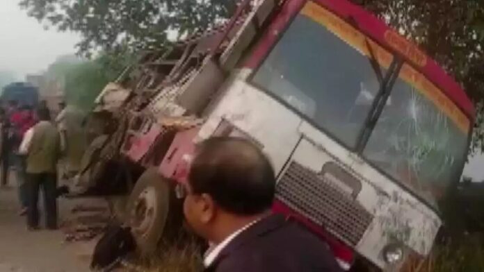 Six die, 15 suffer injuries as Truck hits bus near Lucknow